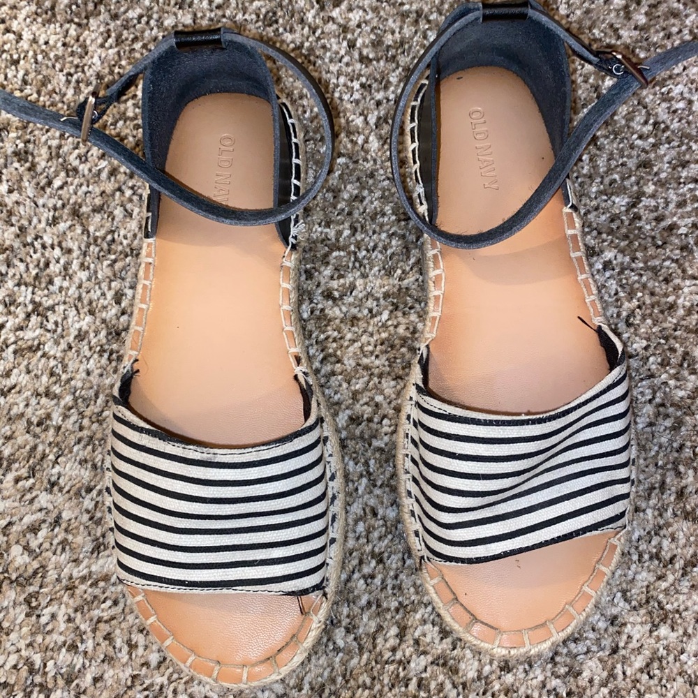 Old Navy strap Sandals